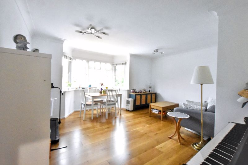 Living Room- click for photo gallery